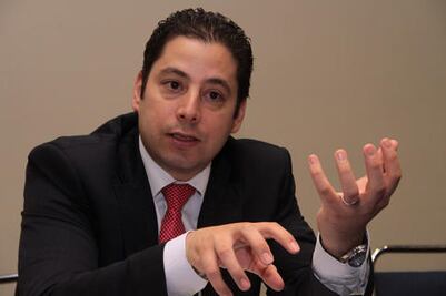 Se trabajan nuevas reglas para importar autos usados: SAT