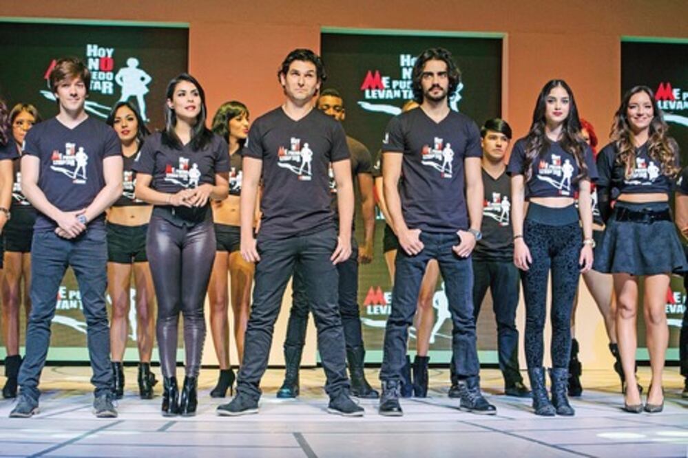 Se levantan en teatro