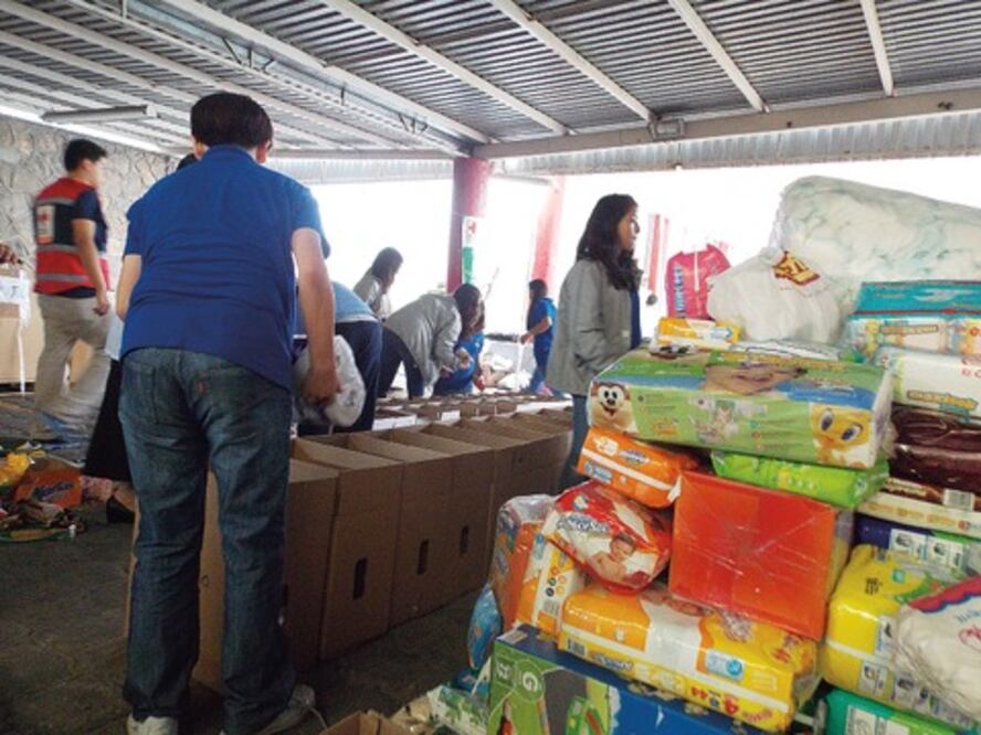 Entregarán ayuda a Guerrero y Veracruz
