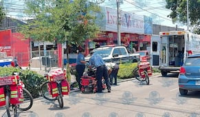 Motociclista atropella a mujeres y niños en avenida Pasteur Sur