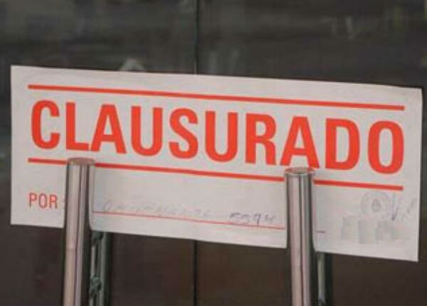 Por falta de licencia clausuran comercios