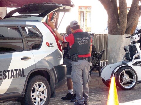 Ayuda PoEs a joven sordomudo