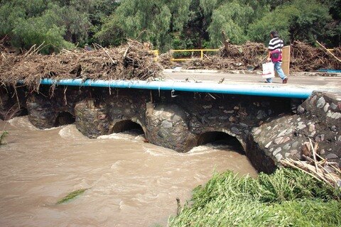 Cierran calles en SJR por precipitaciones