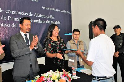 Entregan certificados de estudio en el Centro Penitenciario de SJR