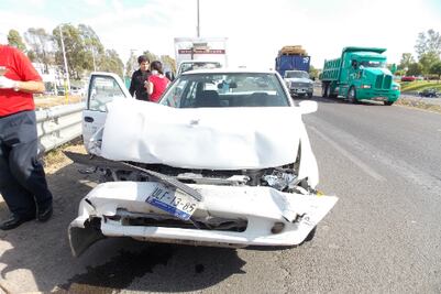 Deja dos lesionados accidentes en la 57