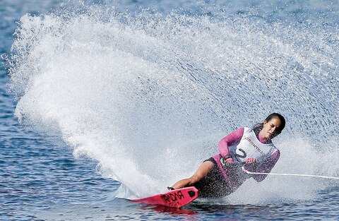Chapoy esquía al bronce