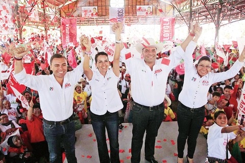 Agradece a ciudadanos en cierre