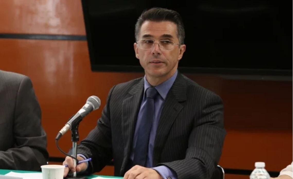 Sergio Mayer causa revuelo por llamar "vaquita amarilla" a la vaquita marina