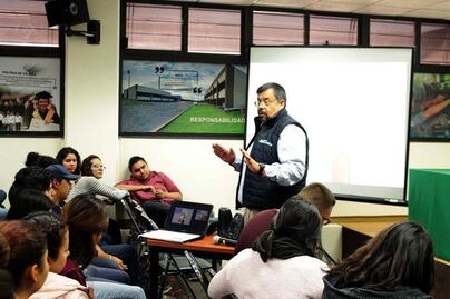 UTC busca ayudar a jóvenes empresarios