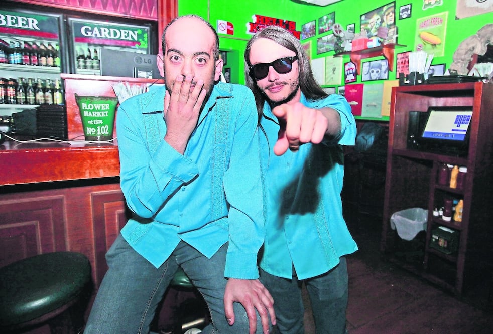 Missael y el Dr. Shenka agradecen al público la oportunidad de seguir por más de dos décadas. / Foto: César Gómez