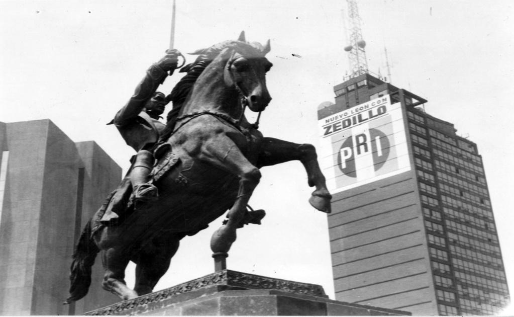 Presidenciables esconden logos de los partidos