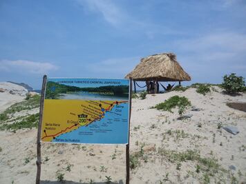 Suspenden encuentro nudista de Zipolite, Oaxaca, ante riesgo de Covid-19