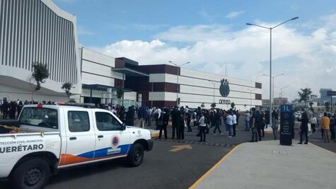 Tras el sismo de CDMX, desalojan Plaza Antea y edificio de Santander