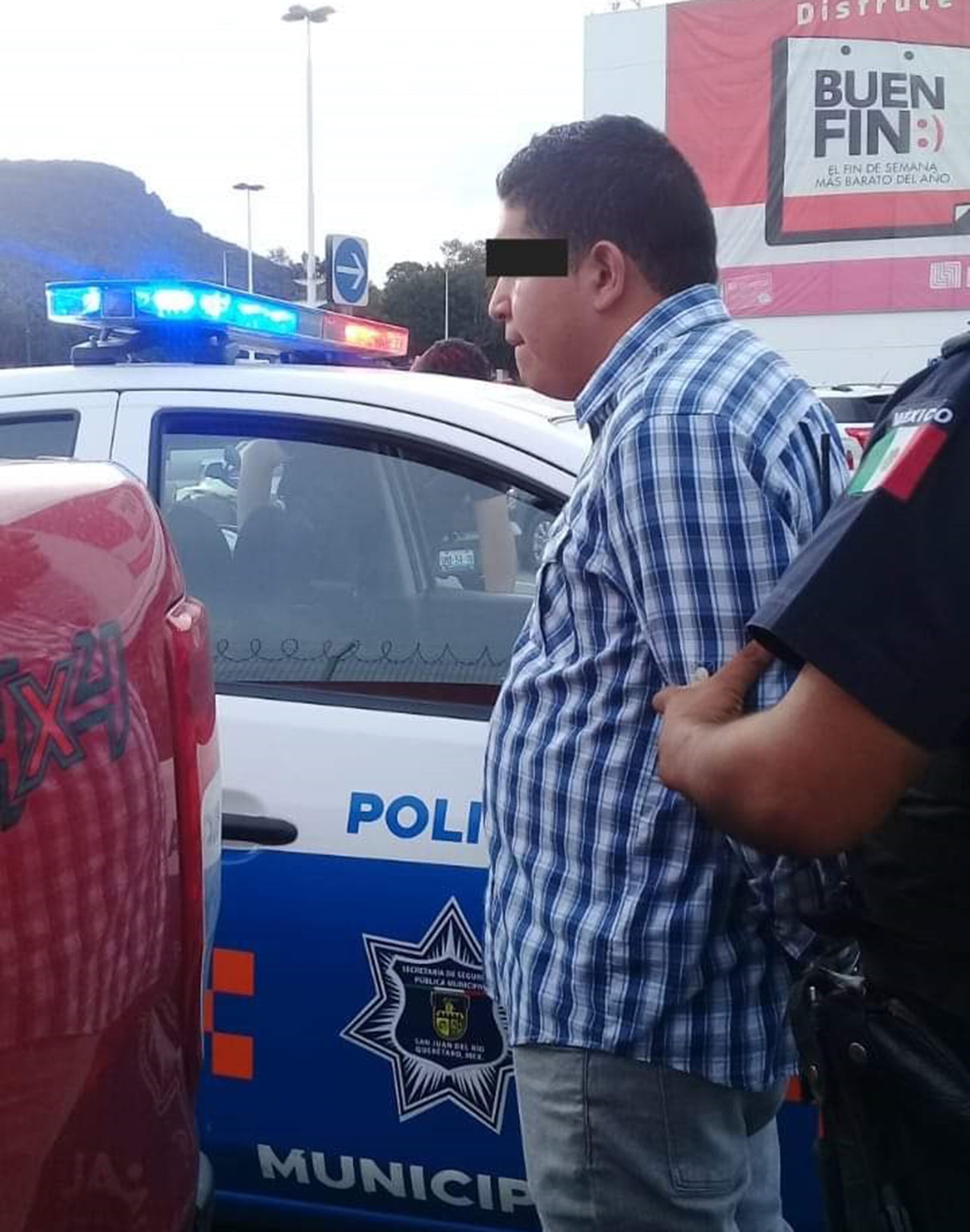 En SJR detienen a dos por actos de fardería en Bodega Aurrerá