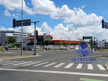 Por unas horas, el futbol vence el caos citadino