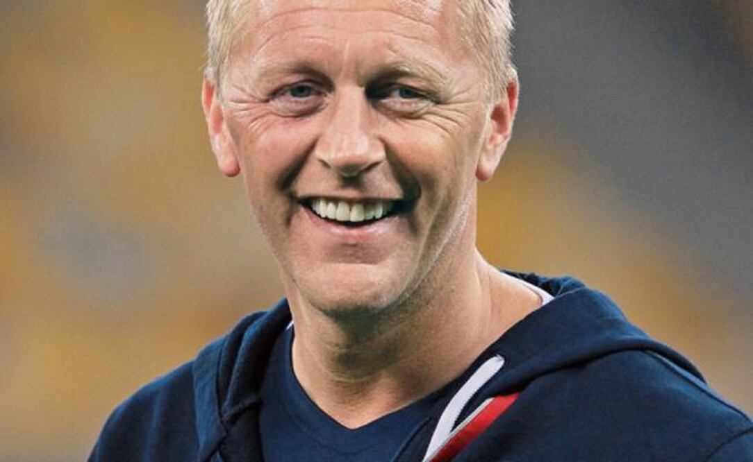 Heimir Hallgrimsson, DT vikingo, ve al Tri similar a Argentina (SERGEI CHUZAVKOV. AP)