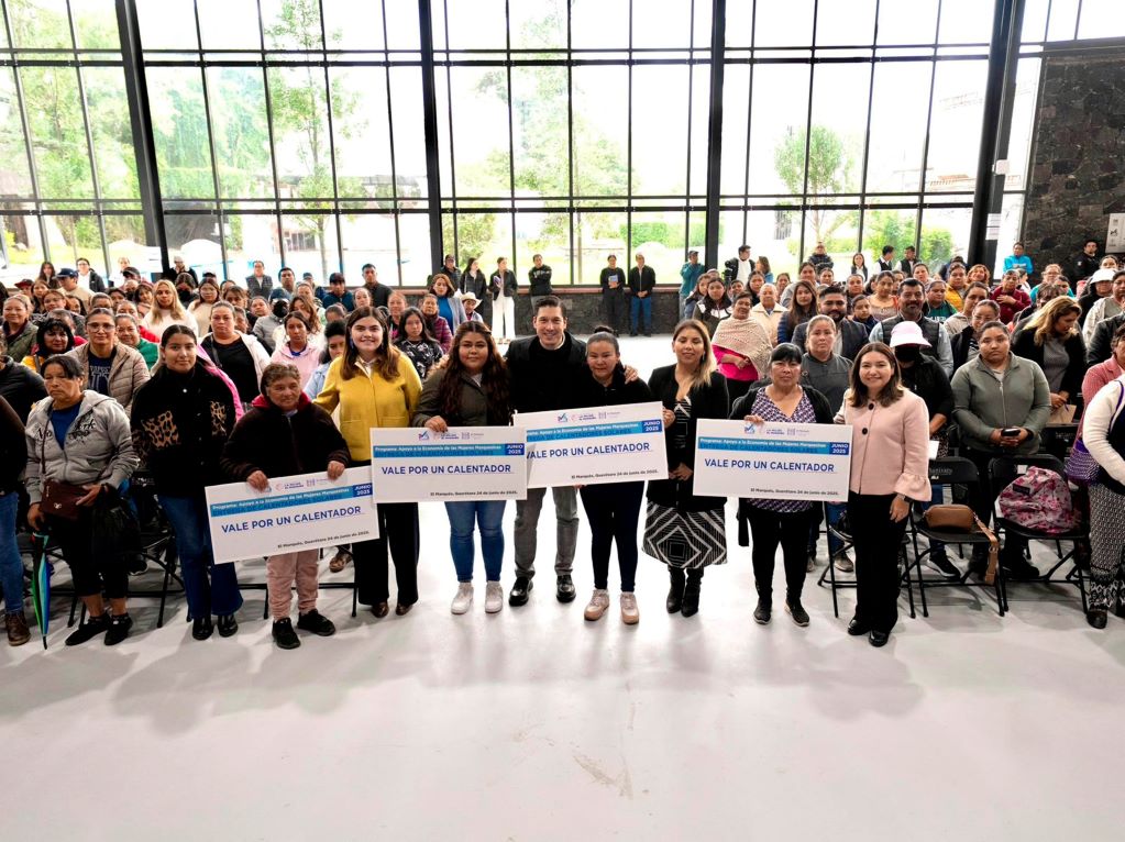 Apoyan a jefas de familia en El Marqués con calentadores solares