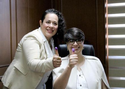 Se casa la primera pareja del sexo femenino en Querétaro