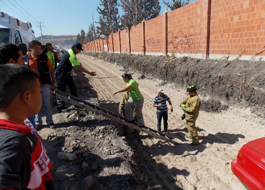  Ebrio conductor conduce hacia canal