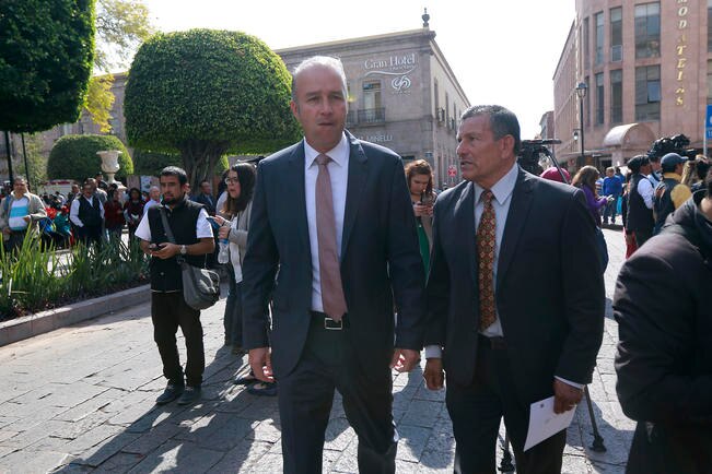 El alcalde Mario Calzada pide a militantes y ciudadanos ser analíticos durante el proceso electoral (CESAR GÓMEZ. EL UNIVERSAL)
