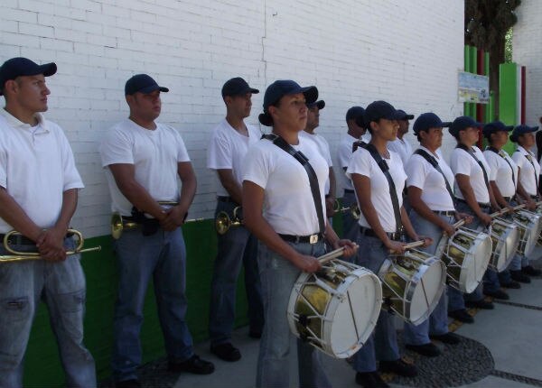 Cadetes de SJR Conforman Banda de Guerra