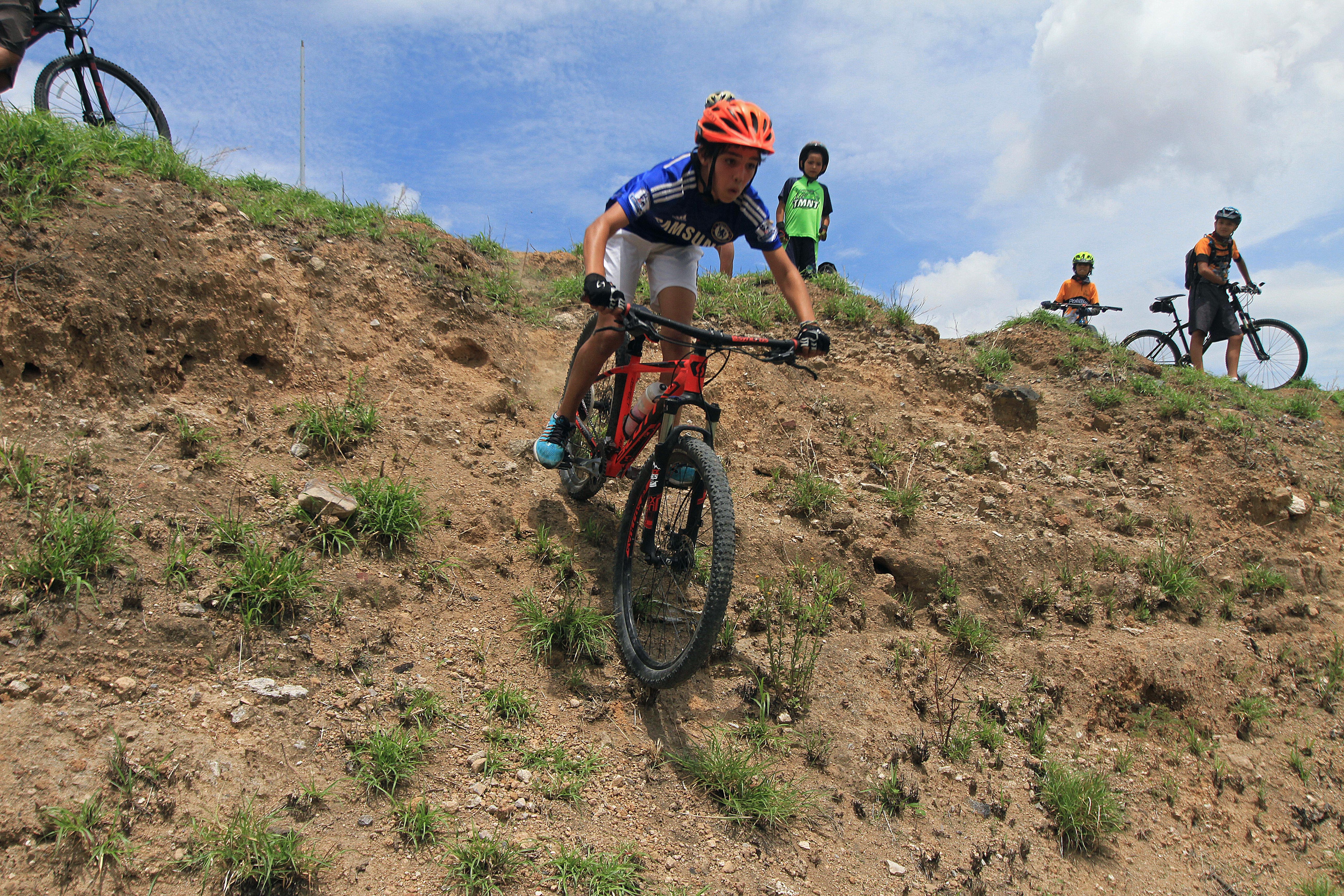 Bici-escuela: enseñan a rodar desde los 3 años