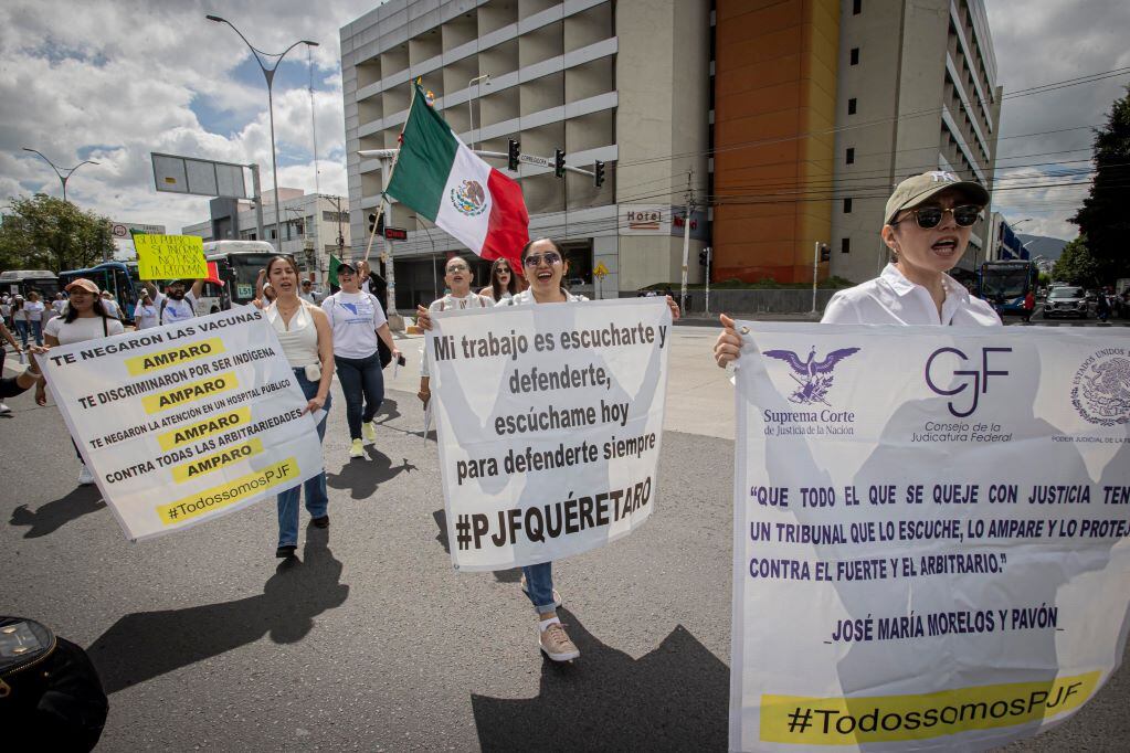 En Querétaro, marchan en contra de la reforma al Poder Judicial