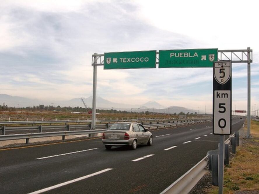 Mena subió tarifas y amplió contratos