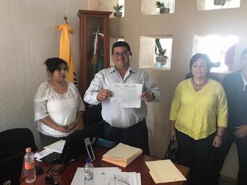 Olvera se reúne con habitantes de El Marqués