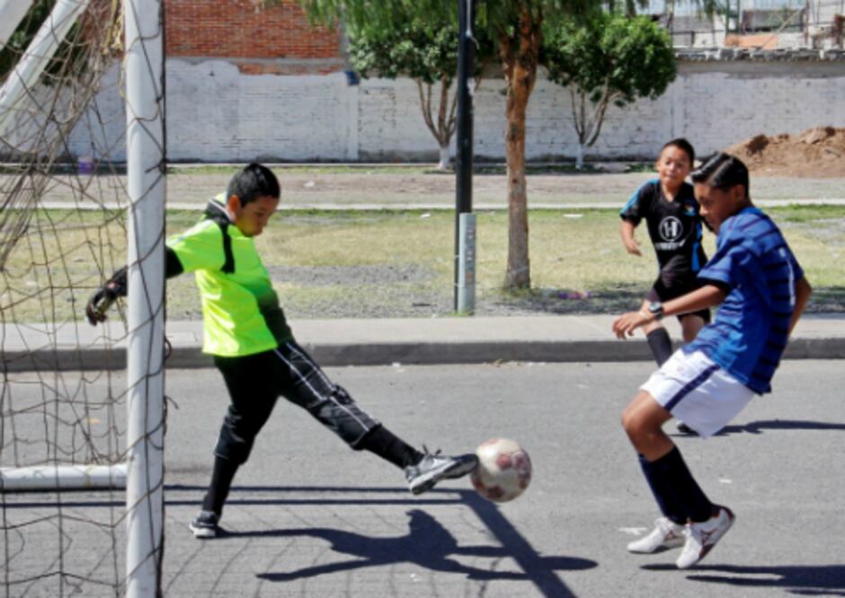 Pasan de 'cascarear' en la calle al Azteca 