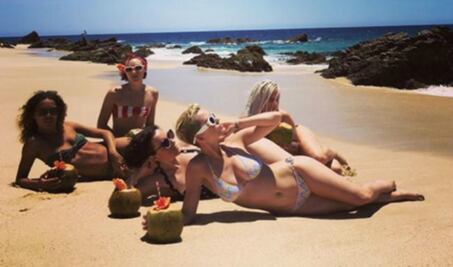 Katy Perry muestra su sexy figura en México