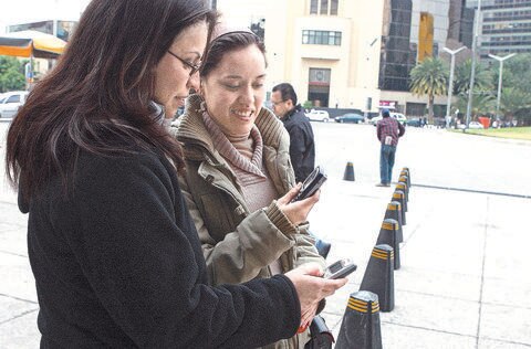 Crece el acceso a servicios bancarios
