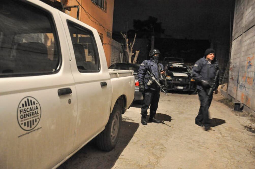 Operativo. La Unidad Especializada en Investigación de Homicidios realizó tres cateos en El Colorado (ARCHIVO. EL UNIVERSAL)