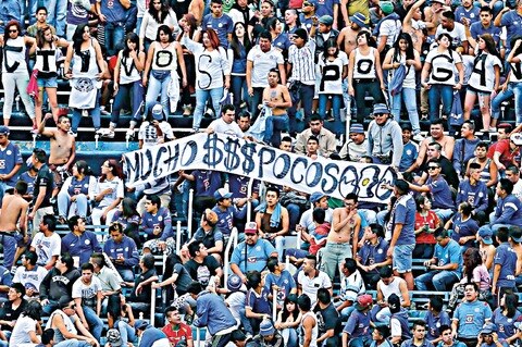 Celestes dicen que sólo se defendieron