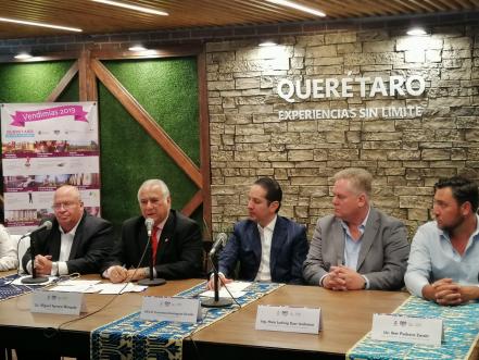 Trabajo de artesanos queretanos llega a Punto México