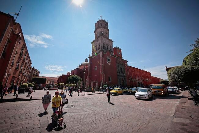Locatarios y autoridades comienzan los trabajos