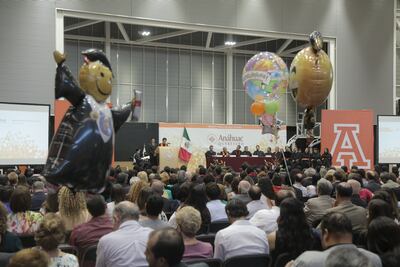 De toga y birrete en la Anáhuac