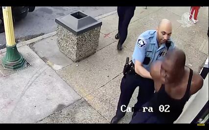 Arrestan a policía por muerte de afroamericano desarmado en Minneapolis