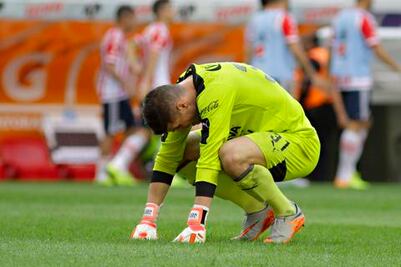 Chivas hunde a los Gallos de Vucetich