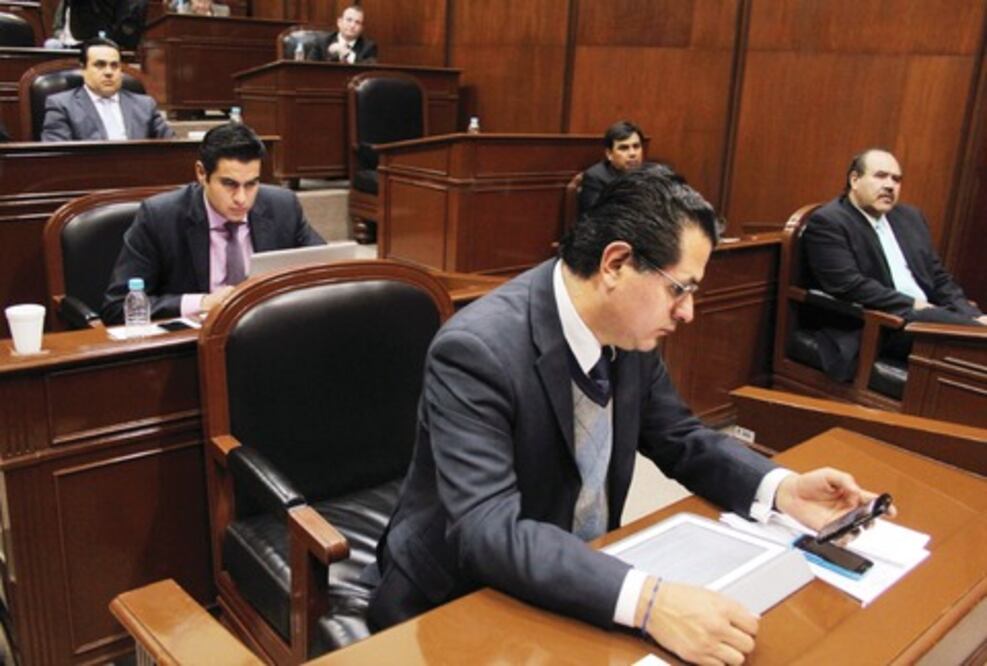 Aprueban empréstitos para nueva sede