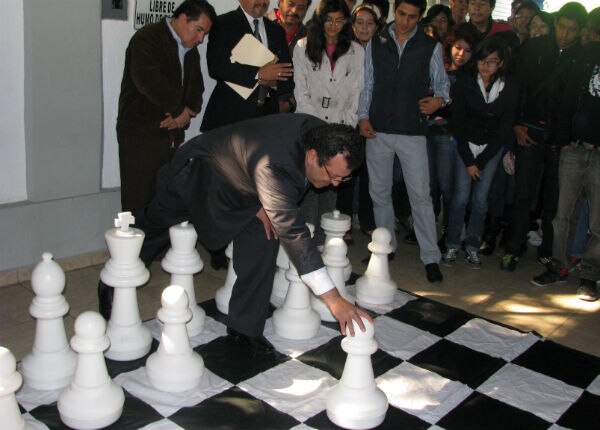 Realizan primer  torneo de ajedrez