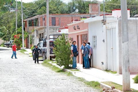 Recuperan camioneta robada en Cadereyta