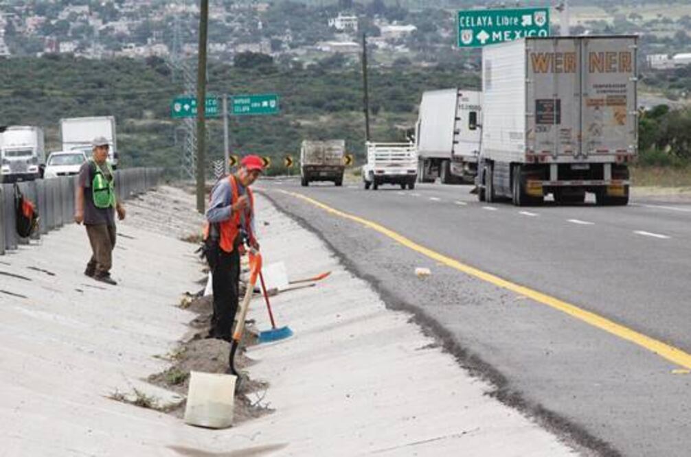 En mal estado, 47% de las carreteras: CCE