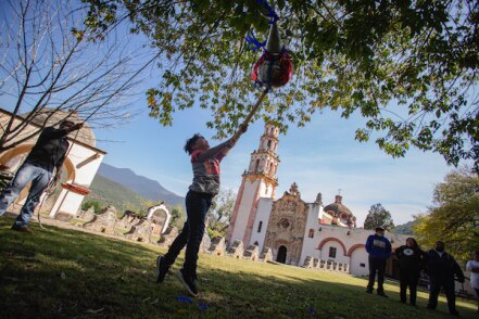 Romper la piñata: tradición familiar