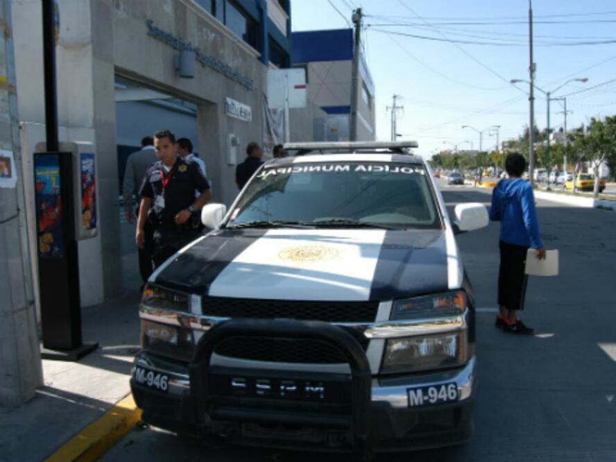 Piden suspender a elemento