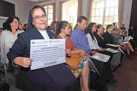 Indesol entrega más de 2 mdp a Asistencia Privada