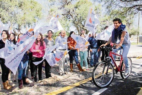 Entregan ciclopista a la EBC en Corregidora