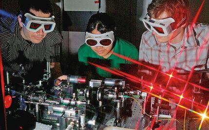 Analistas perciben claroscuros en telecom