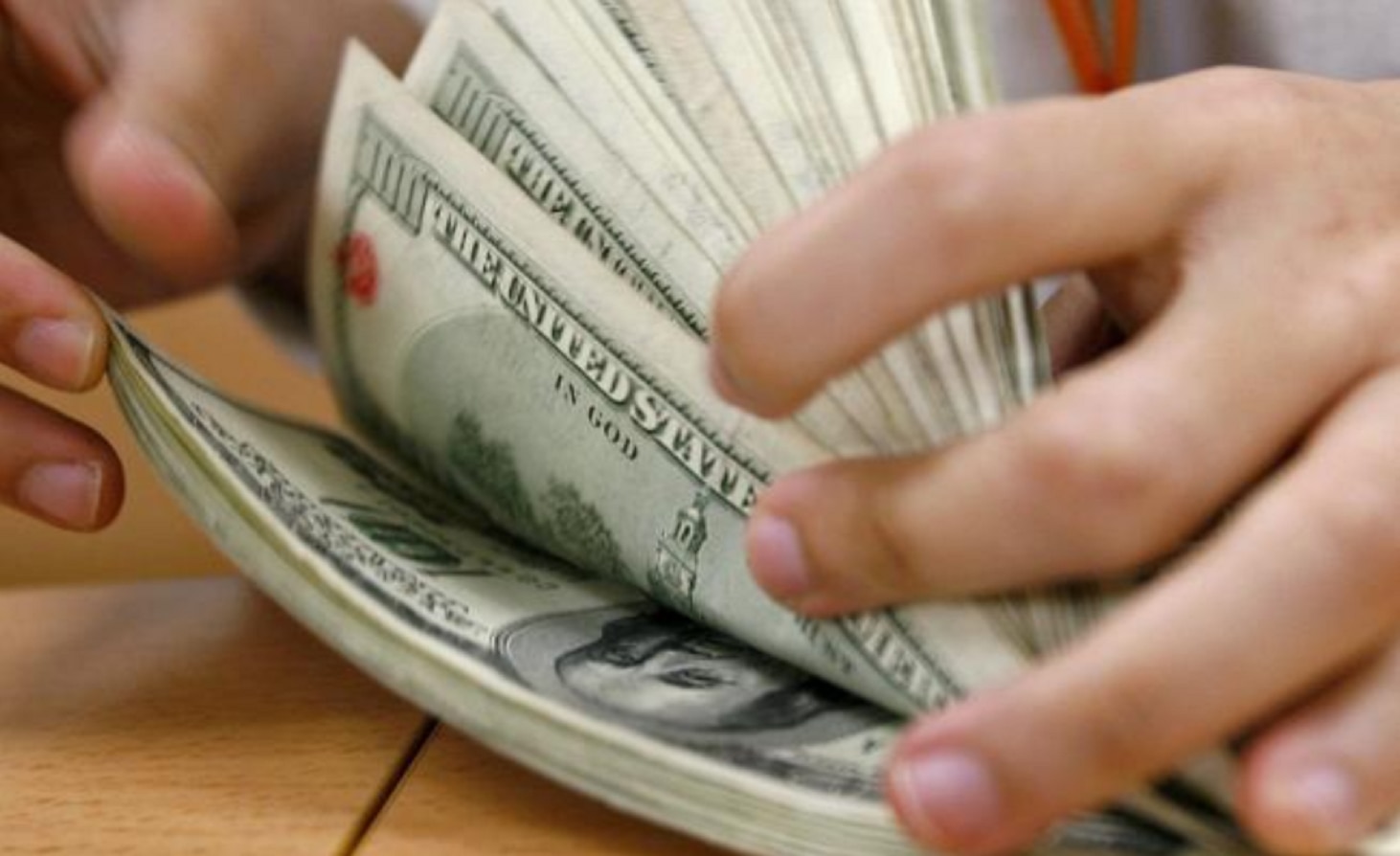 Trump y TLCAN tiran racha positiva del peso