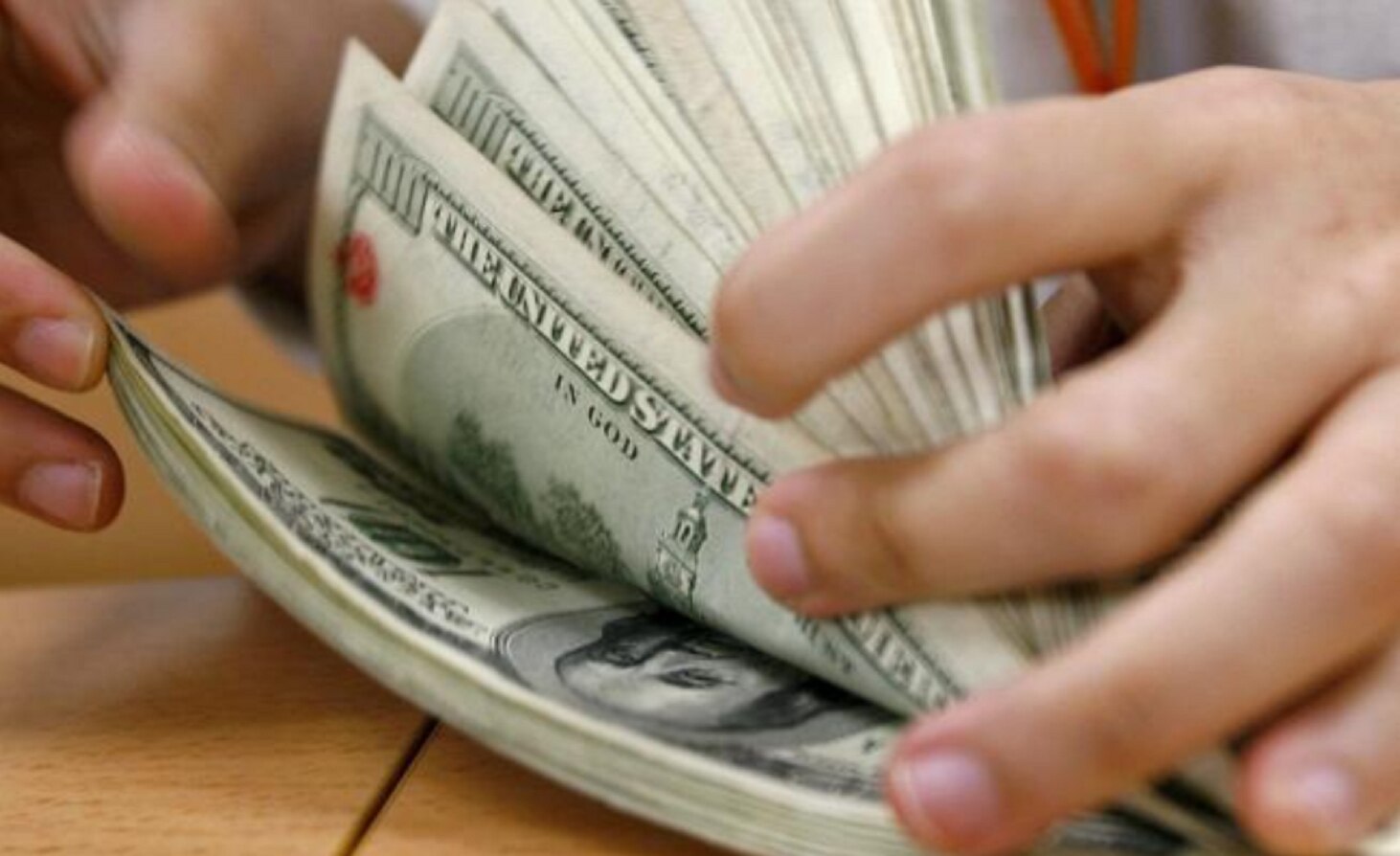 Trump y TLCAN tiran racha positiva del peso